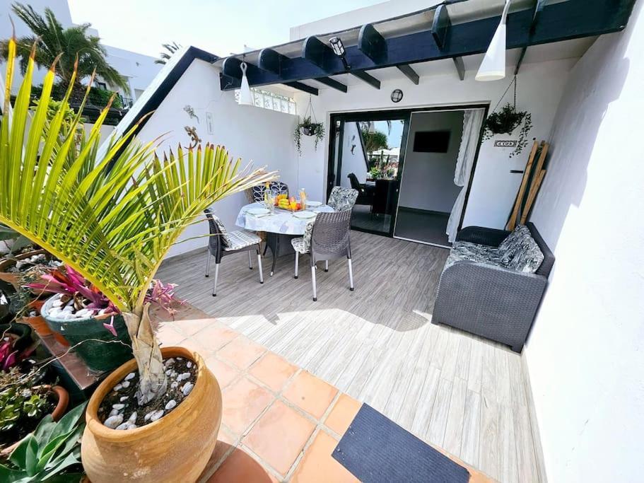 Apartamento Taisa Playa Roca Costa Teguise Buitenkant foto