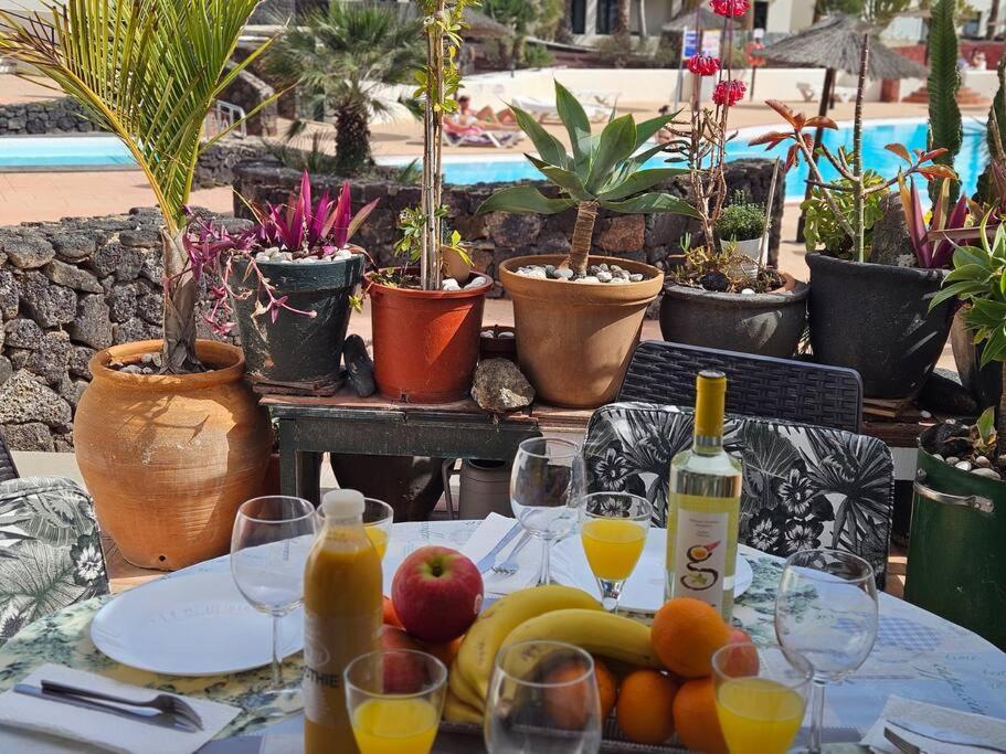 Apartamento Taisa Playa Roca Costa Teguise Buitenkant foto
