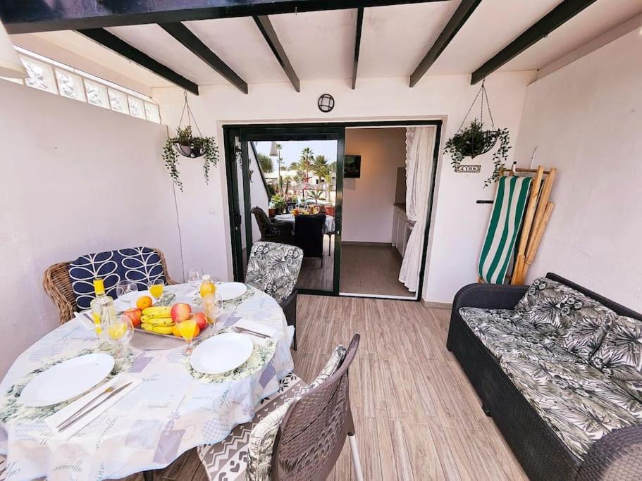 Apartamento Taisa Playa Roca Costa Teguise Buitenkant foto