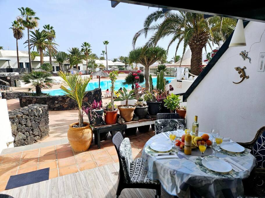 Apartamento Taisa Playa Roca Costa Teguise Buitenkant foto